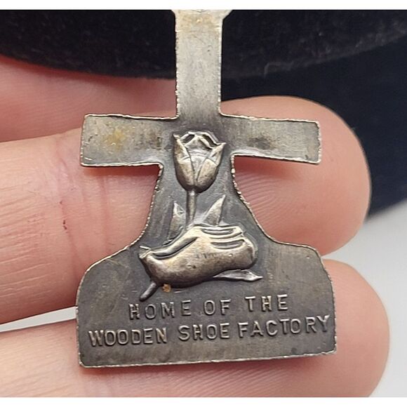 Dutch Mill Holland Michigan Windmill Pendant 19in - Picture 3 of 3